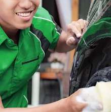 Vehicle detailing by hand